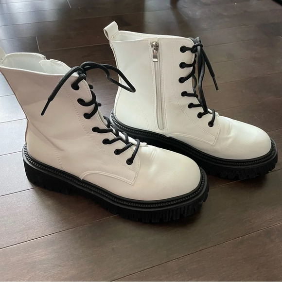 Faux Leather  White Combat Boots Women’s 41 or 9.5 - Picture 1 of 6